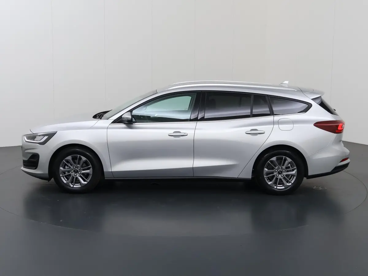 1.0 EcoBoost Hybrid Titanium | Winterpakket | Navigatie | Climate Control | Parkeersensoren | Cruise Control |