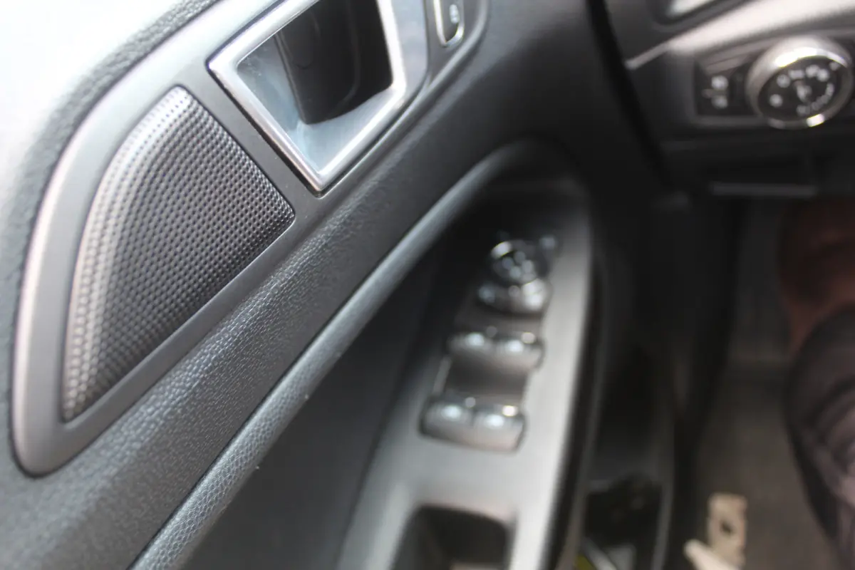 1.0 EcoBoost ST-Line Black Trekhaak l LM velgen l Airco l Navigatie l Cruise control
