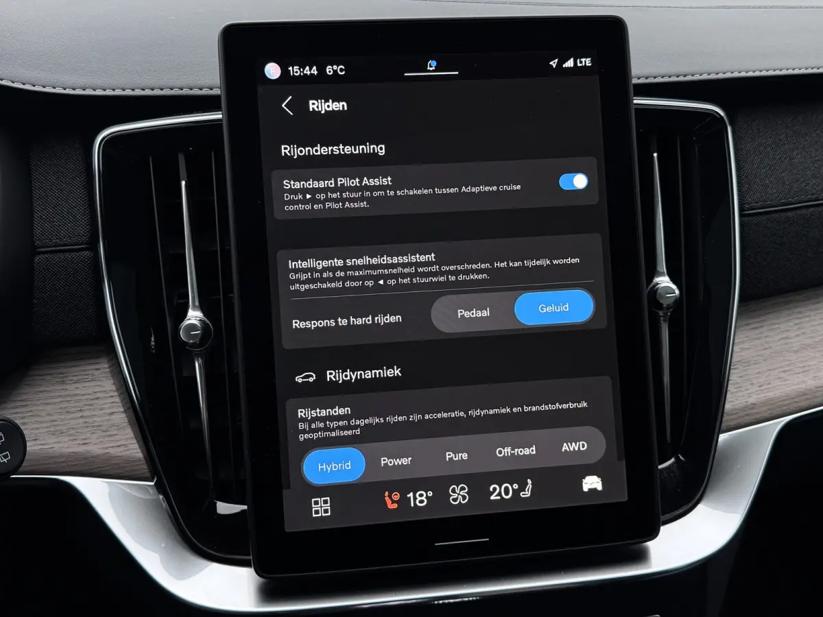 2.0 T8 Ultra Dark | Pano | Trekhaak | Bowers&Wilkins | Memory | 360 camera | Head Up | Plug-in hybrid AWD