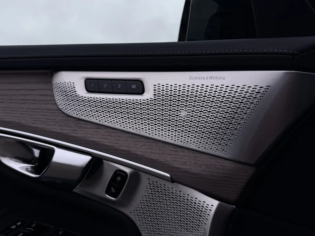 2.0 T8 Ultra Dark | Pano | Trekhaak | Bowers&Wilkins | Memory | 360 camera | Head Up | Plug-in hybrid AWD