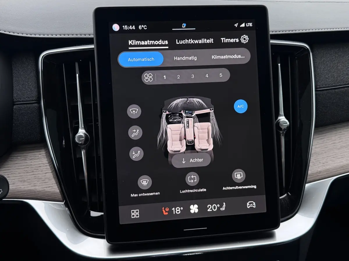 2.0 T8 Ultra Dark | Pano | Trekhaak | Bowers&Wilkins | Memory | 360 camera | Head Up | Plug-in hybrid AWD
