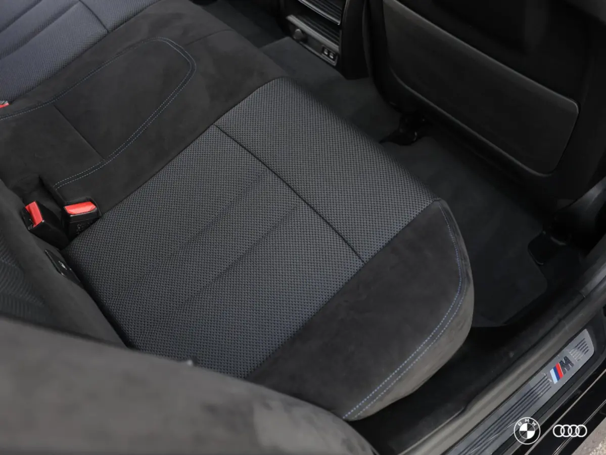 530E M SPORT / 19 “ / AD CRUISE / HIFI / TREKHAAK / M SPORT REMMEN / CARPLAY