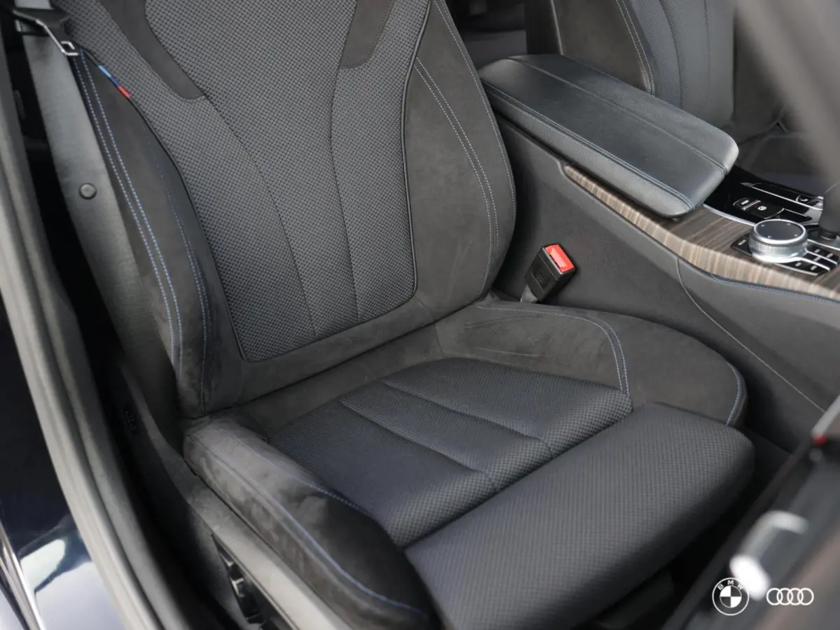 530E M SPORT / 19 “ / AD CRUISE / HIFI / TREKHAAK / M SPORT REMMEN / CARPLAY