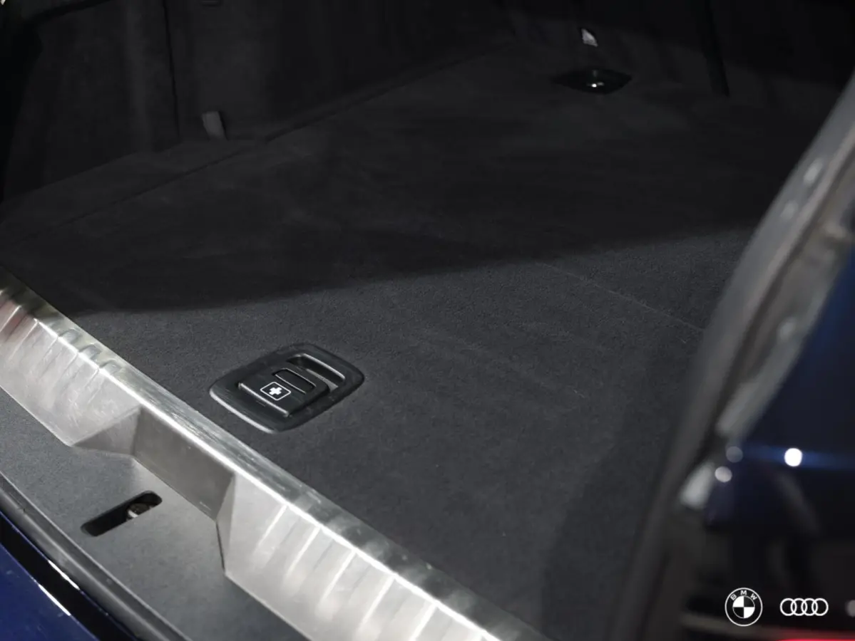 530E M SPORT / 19 “ / AD CRUISE / HIFI / TREKHAAK / M SPORT REMMEN / CARPLAY