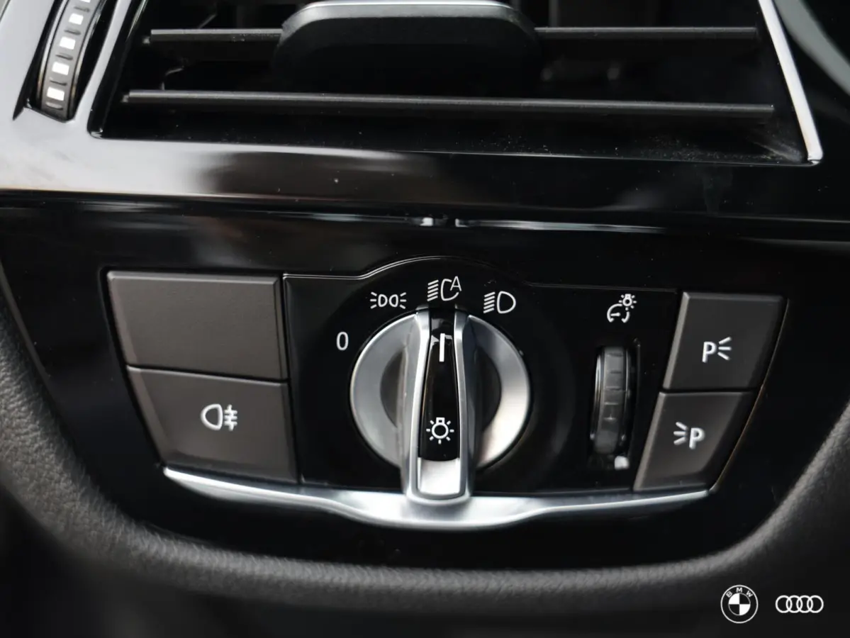 530E M SPORT / 19 “ / AD CRUISE / HIFI / TREKHAAK / M SPORT REMMEN / CARPLAY