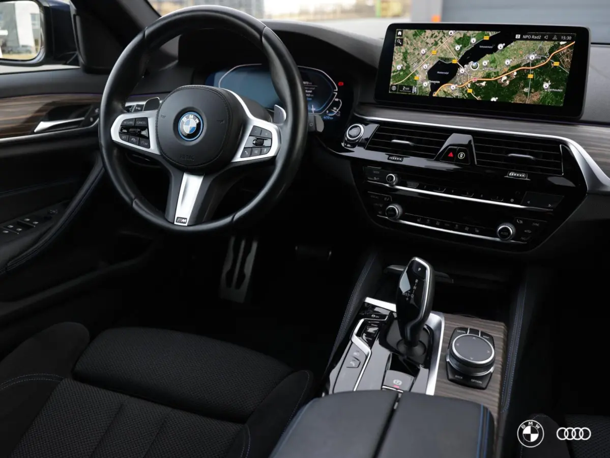 530E M SPORT / 19 “ / AD CRUISE / HIFI / TREKHAAK / M SPORT REMMEN / CARPLAY