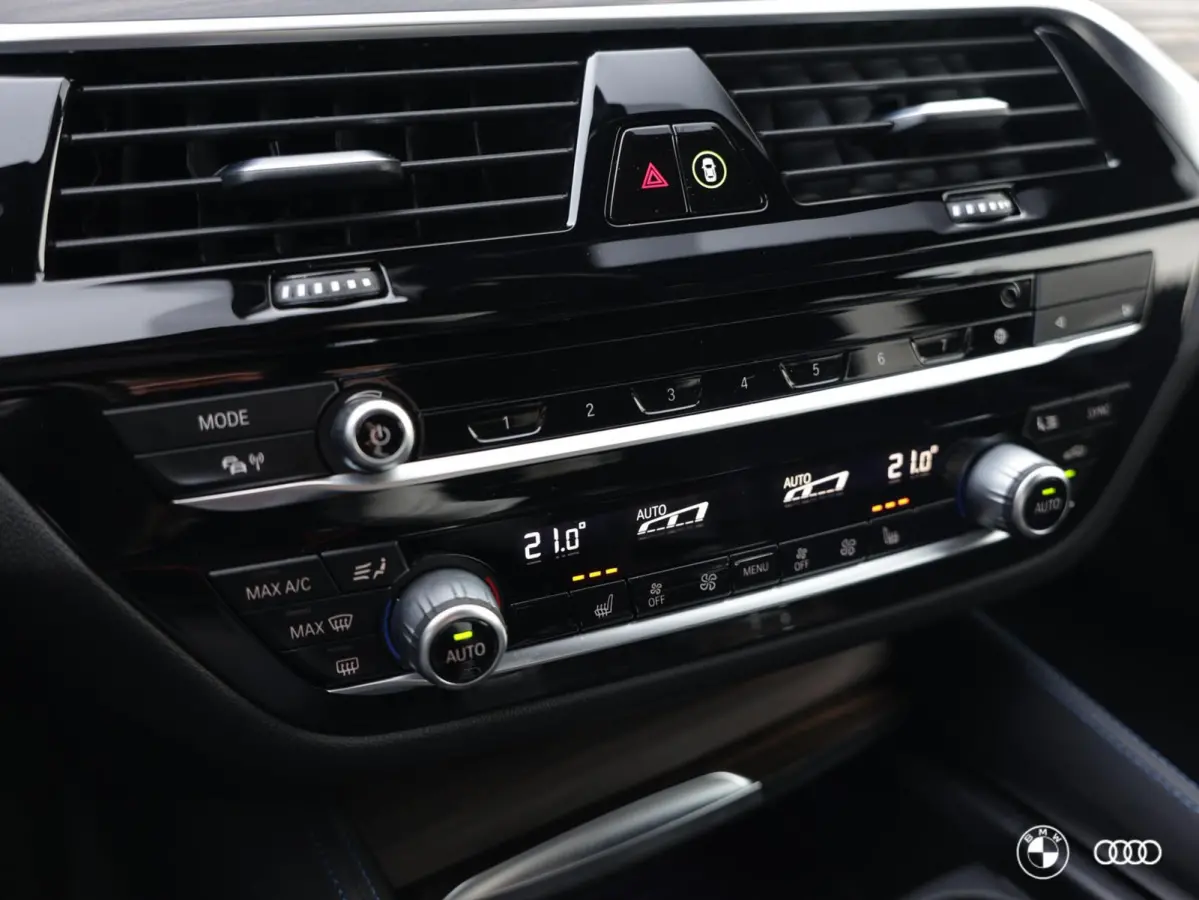 530E M SPORT / 19 “ / AD CRUISE / HIFI / TREKHAAK / M SPORT REMMEN / CARPLAY