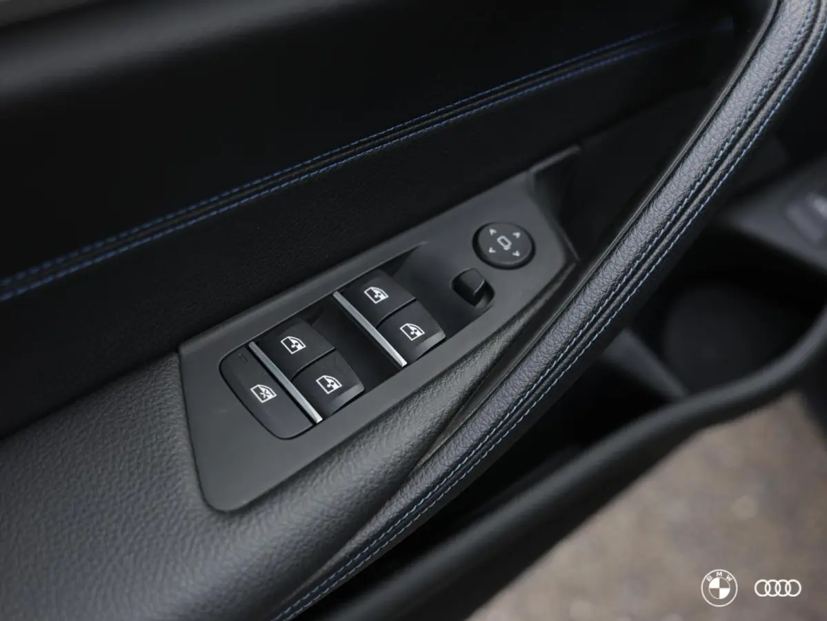 530E M SPORT / 19 “ / AD CRUISE / HIFI / TREKHAAK / M SPORT REMMEN / CARPLAY