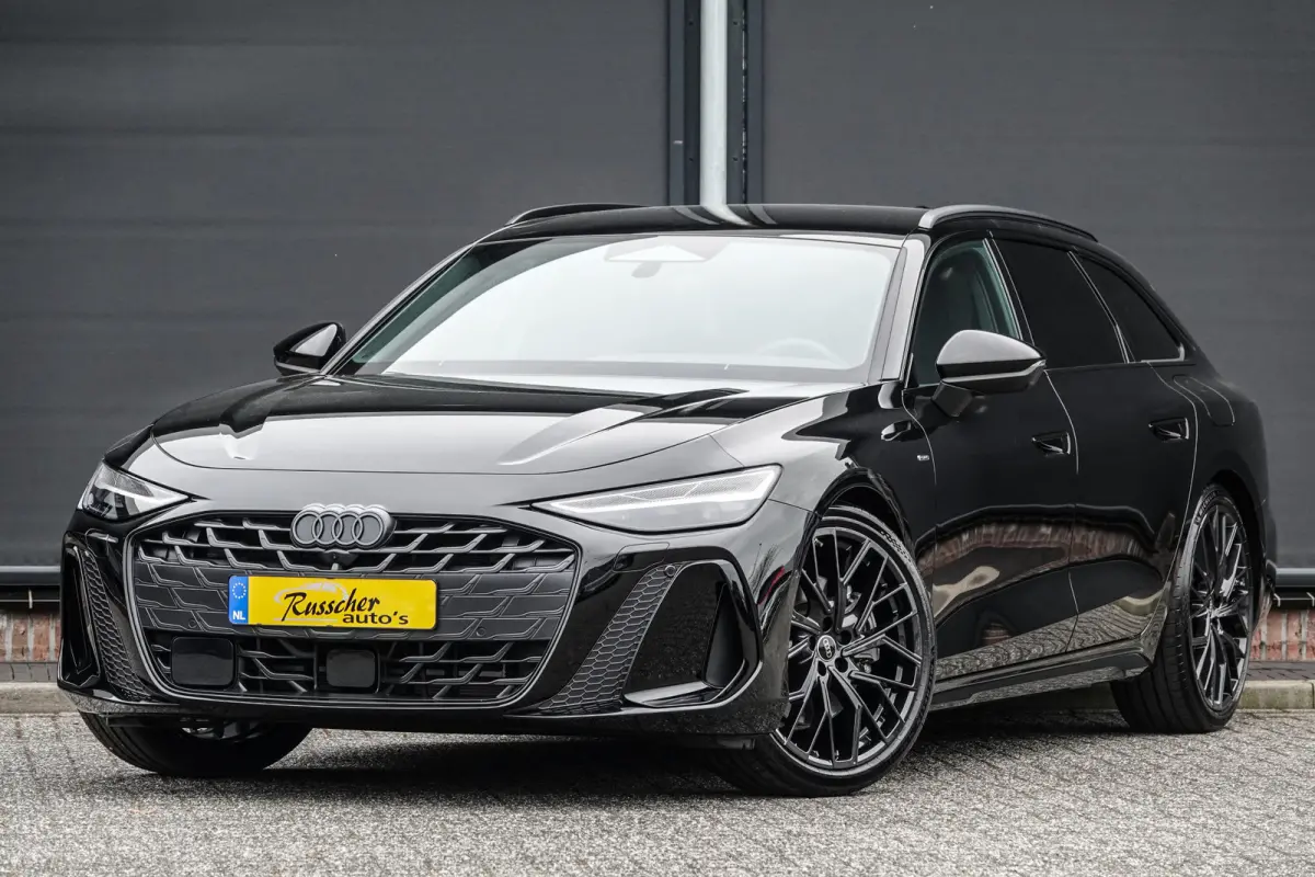 Edition One | e-hybrid 299Pk | Quattro | Plug-in Hybrid | MMI Bijrijdersdisplay | Tech Plus | 360° Camera | AWD-Besturing | Mythos Black | 21''