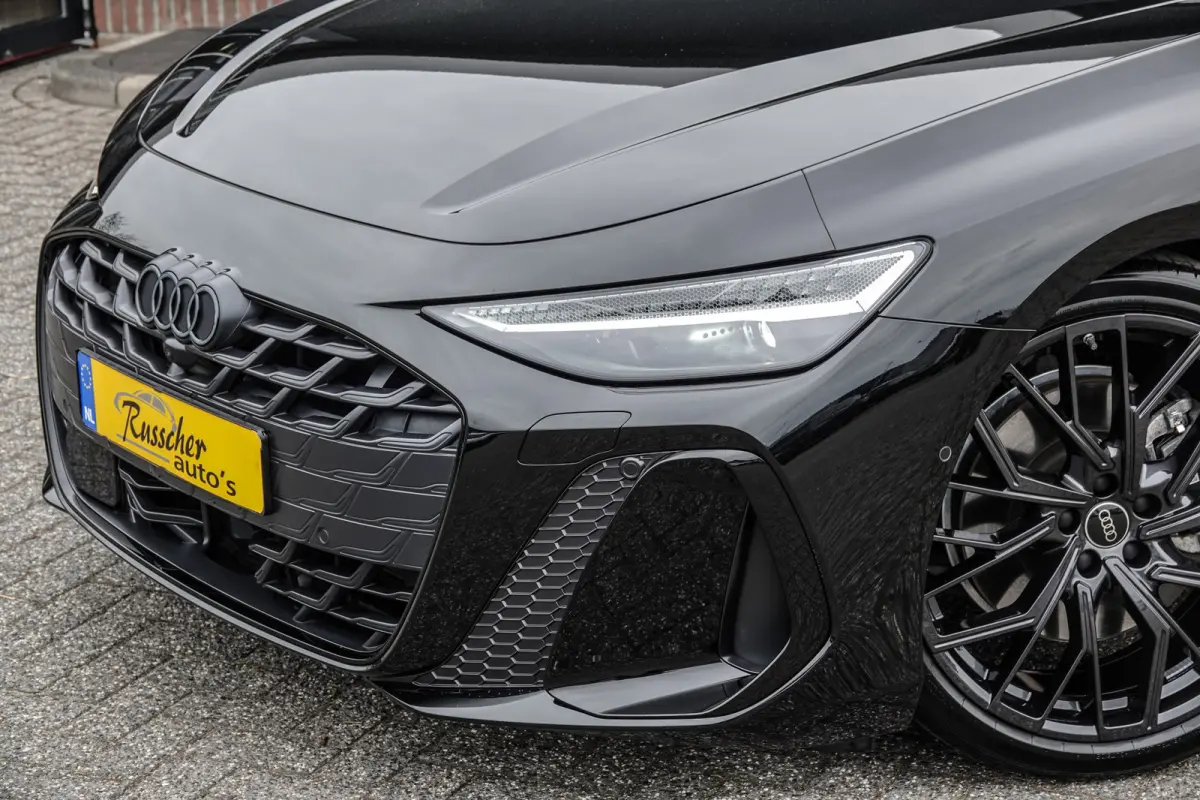 Edition One | e-hybrid 299Pk | Quattro | Plug-in Hybrid | MMI Bijrijdersdisplay | Tech Plus | 360° Camera | AWD-Besturing | Mythos Black | 21''