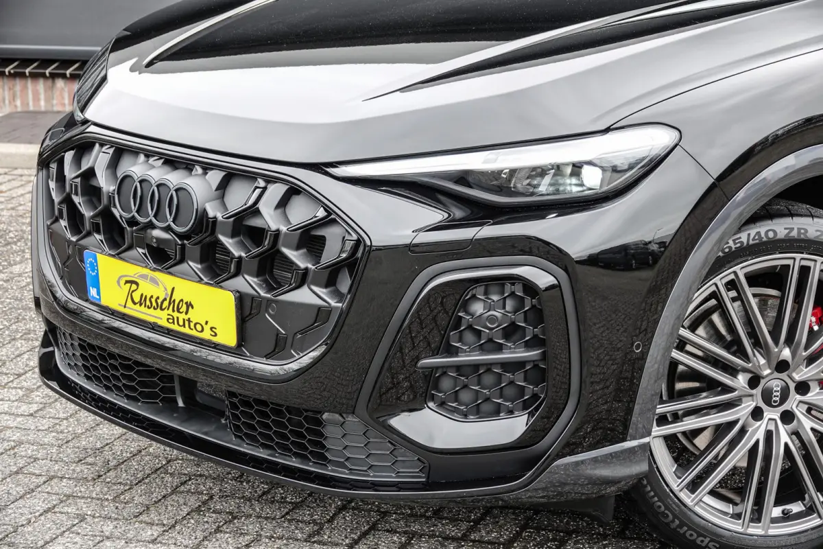 e-hybrid 367Pk | Plug In Hybride | Quattro | S-Line | MMI Bijrijdersdisplay | Tech Plus | 360° Camera | Trekhaak | 21'' | Mythos Black