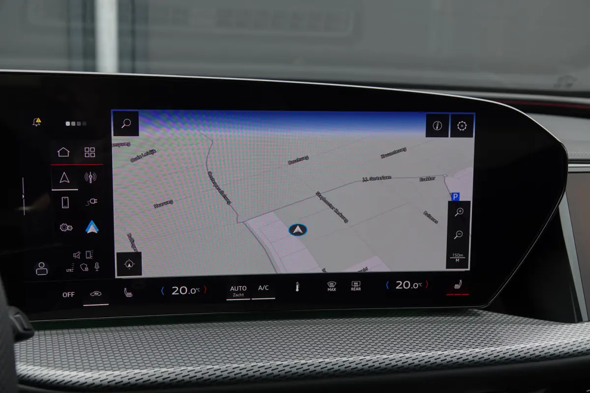 e-hybrid 367Pk | Plug In Hybride | Quattro | S-Line | MMI Bijrijdersdisplay | Tech Plus | 360° Camera | Trekhaak | 21'' | Mythos Black