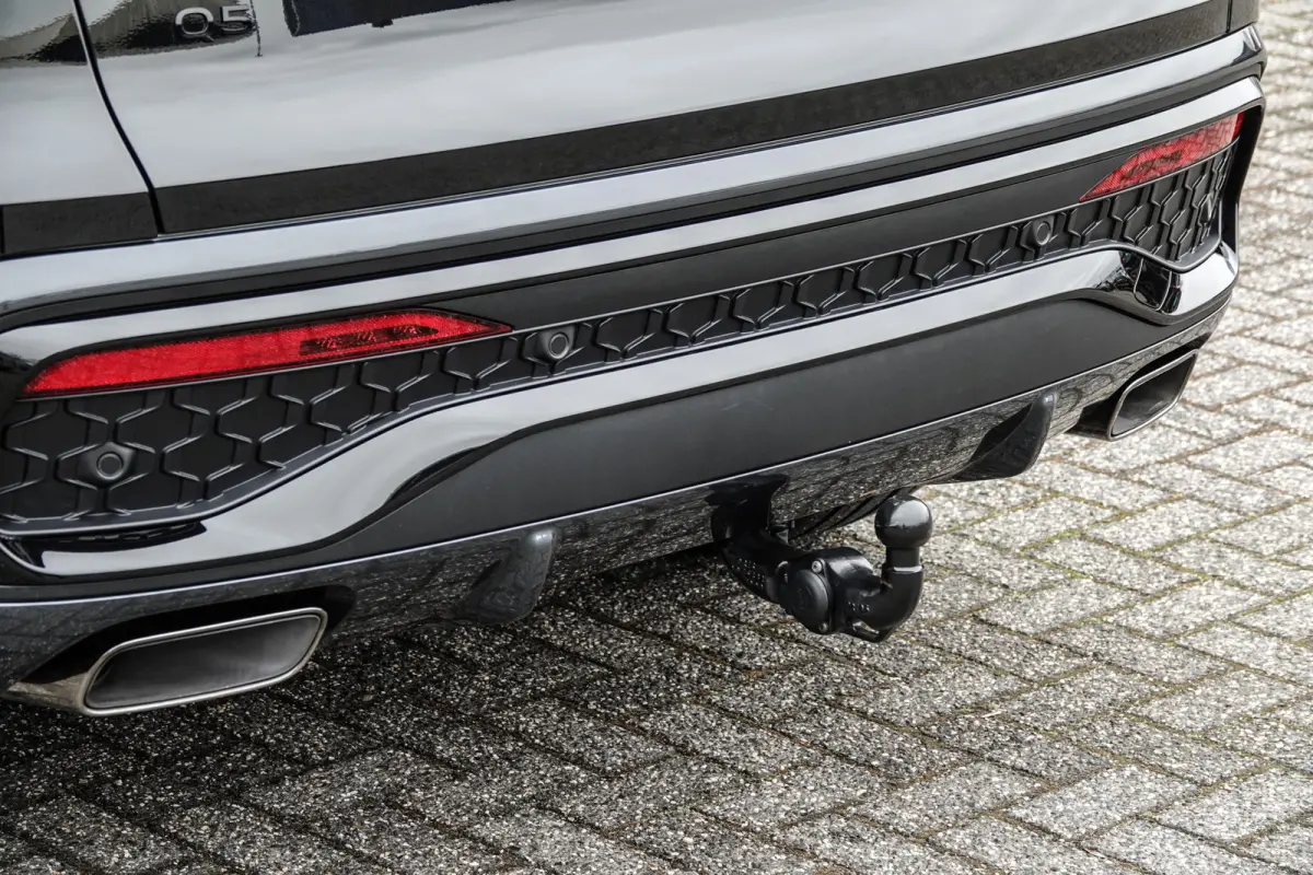 e-hybrid 367Pk | Plug In Hybride | Quattro | S-Line | MMI Bijrijdersdisplay | Tech Plus | 360° Camera | Trekhaak | 21'' | Mythos Black