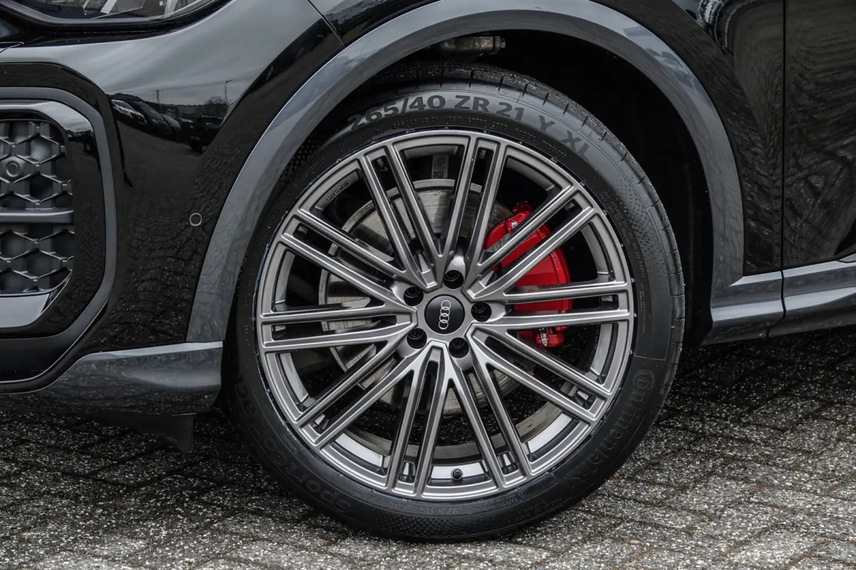 e-hybrid 367Pk | Plug In Hybride | Quattro | S-Line | MMI Bijrijdersdisplay | Tech Plus | 360° Camera | Trekhaak | 21'' | Mythos Black