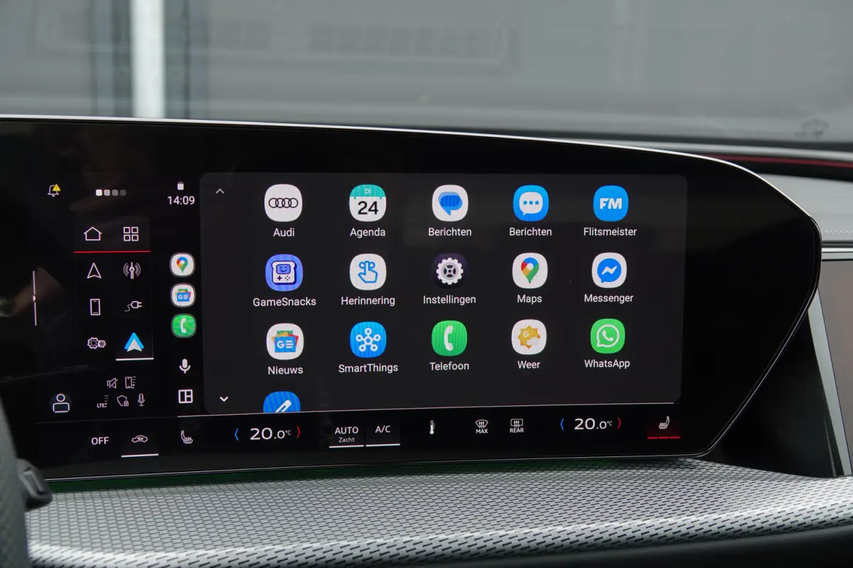 e-hybrid 367Pk | Plug In Hybride | Quattro | S-Line | MMI Bijrijdersdisplay | Tech Plus | 360° Camera | Trekhaak | 21'' | Mythos Black