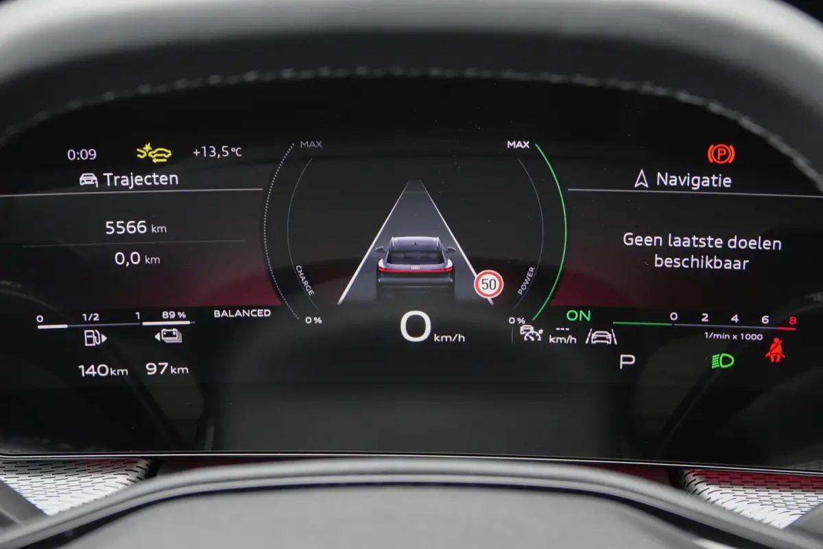 e-hybrid 367Pk | Plug In Hybride | Quattro | S-Line | MMI Bijrijdersdisplay | Tech Plus | 360° Camera | Trekhaak | 21'' | Mythos Black
