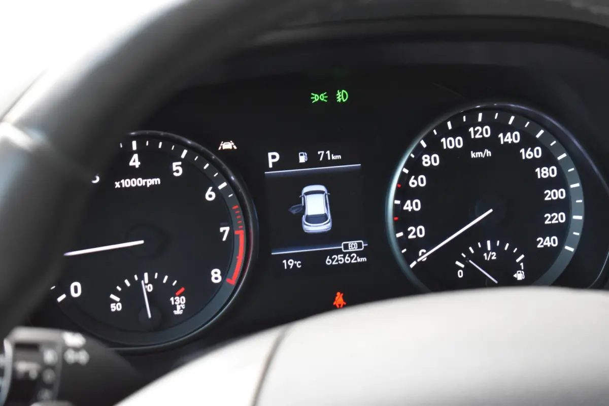 1.0 T-GDi MHEV ECC LMV CRUISE 2024