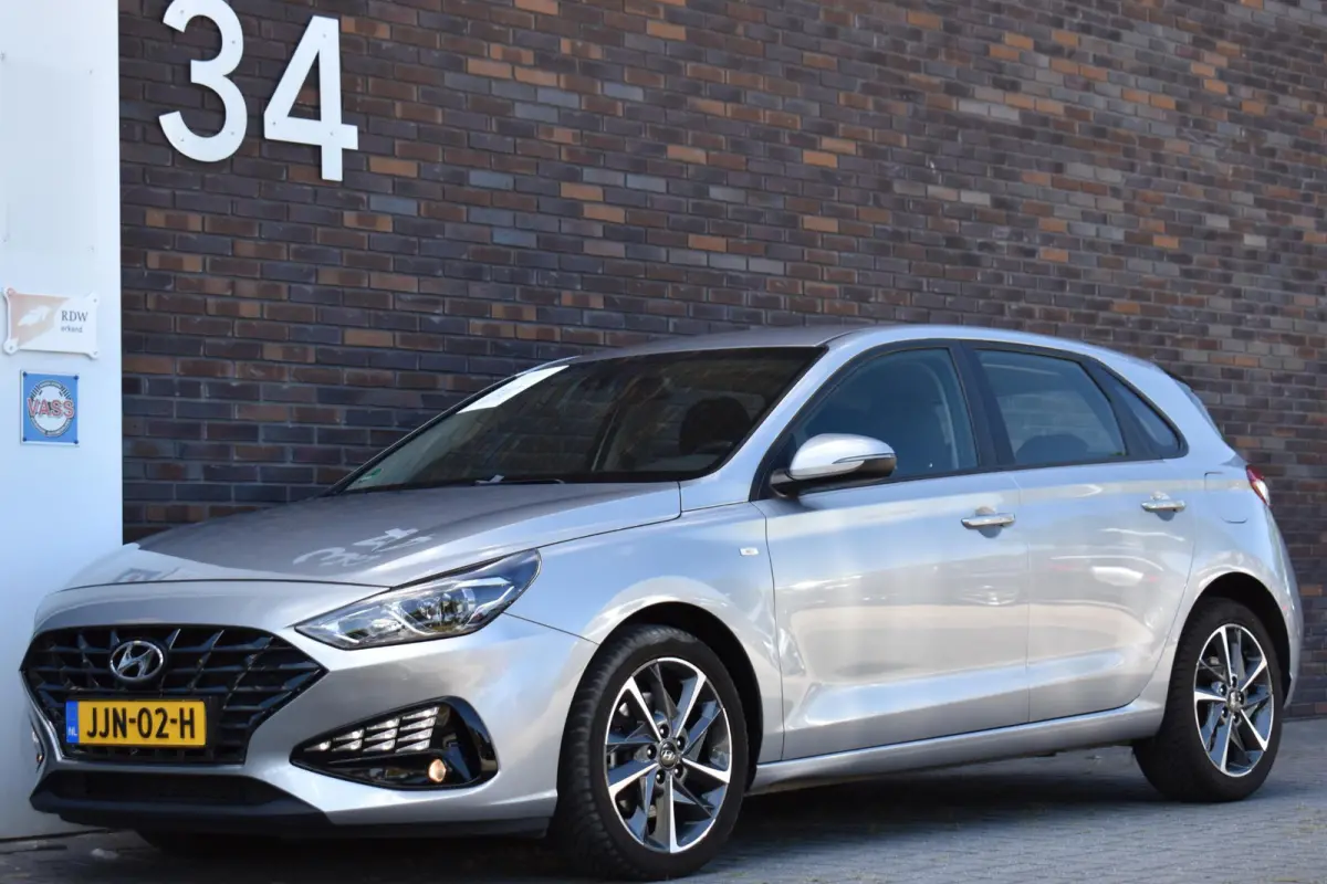 1.0 T-GDi MHEV ECC LMV CRUISE 2024