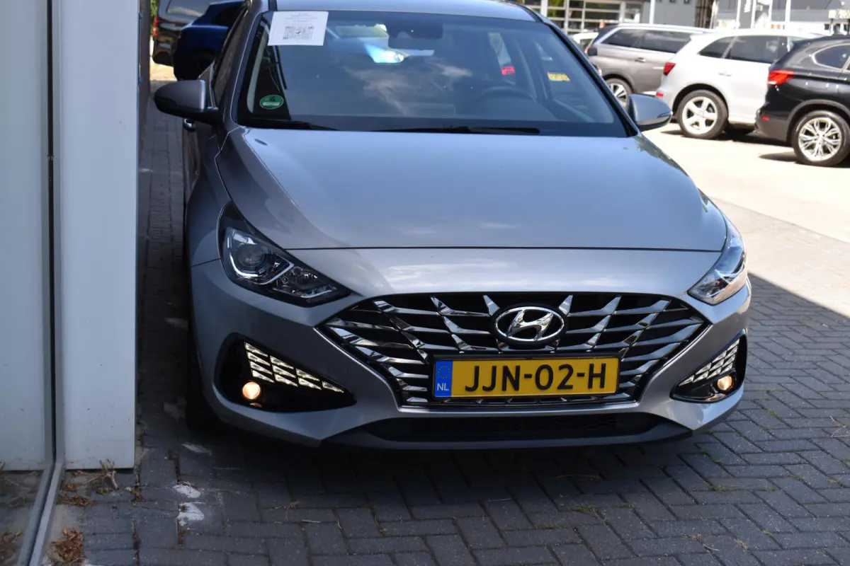 1.0 T-GDi MHEV ECC LMV CRUISE 2024