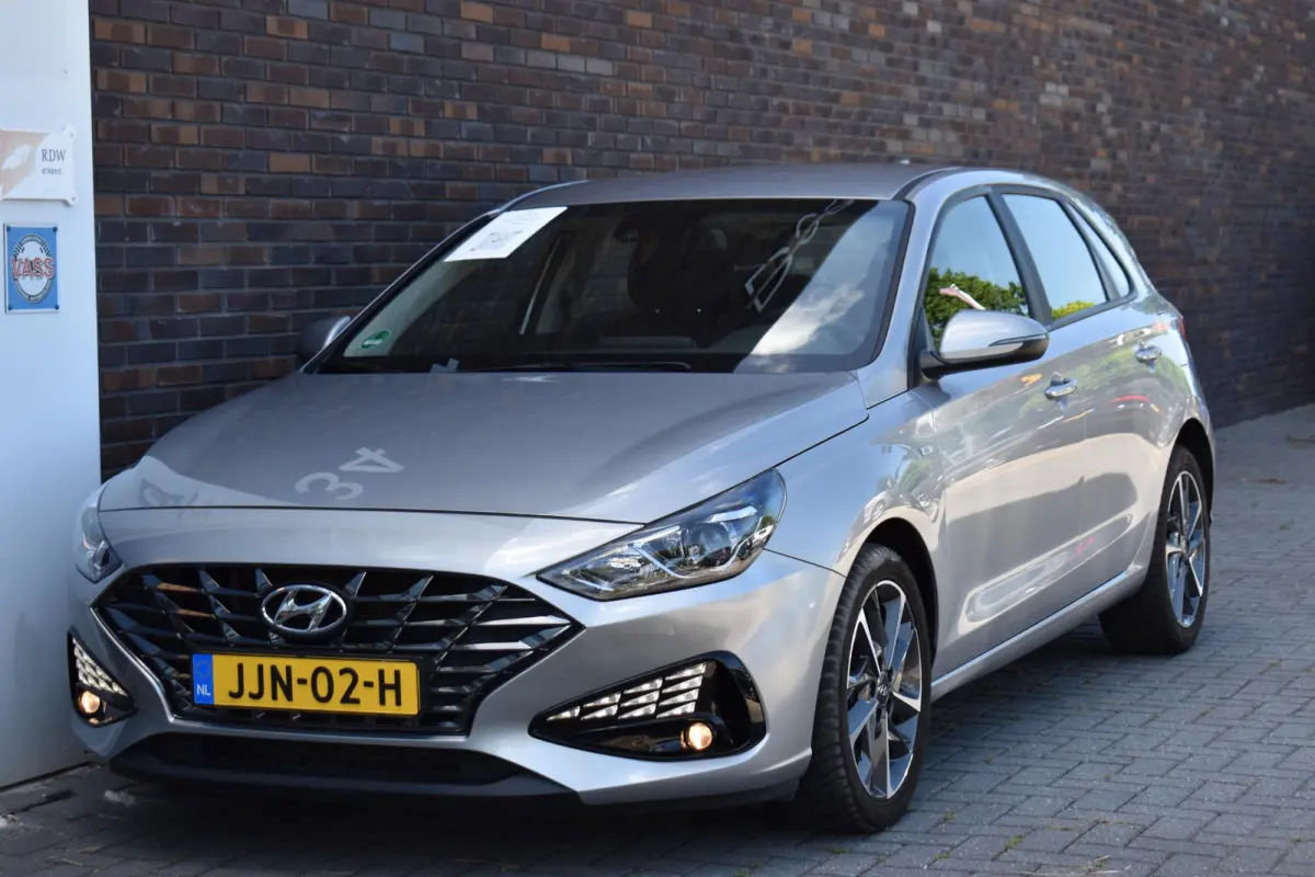 1.0 T-GDi MHEV ECC LMV CRUISE 2024