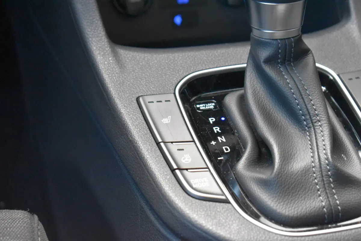 1.0 T-GDi MHEV ECC LMV CRUISE 2024