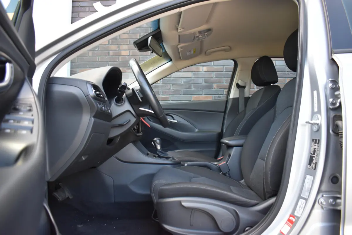 1.0 T-GDi MHEV ECC LMV CRUISE 2024