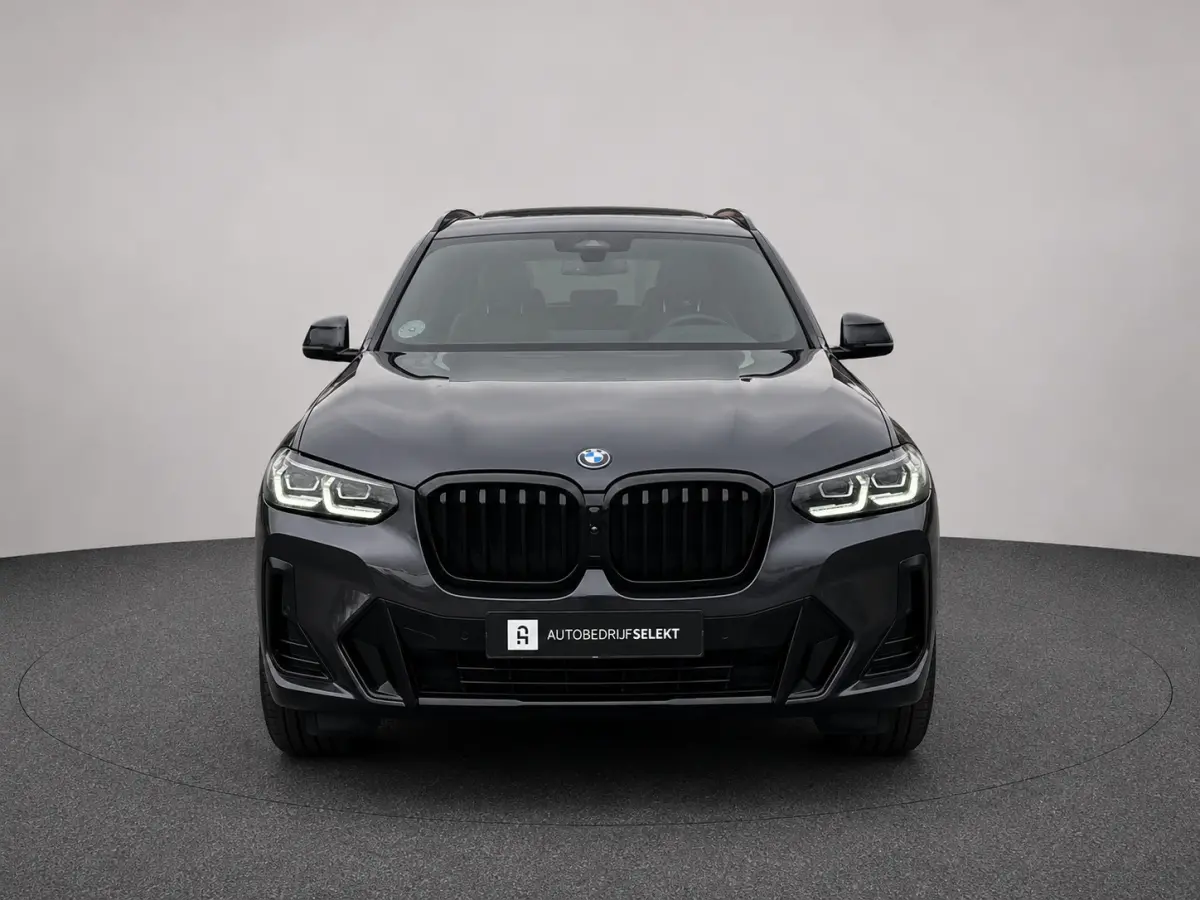 XDrive30e M-Sport | Pano | Elektrische stoelen | Trekhaak | Sfeerverlichting | Keyless | Carplay | Dealer onderhouden