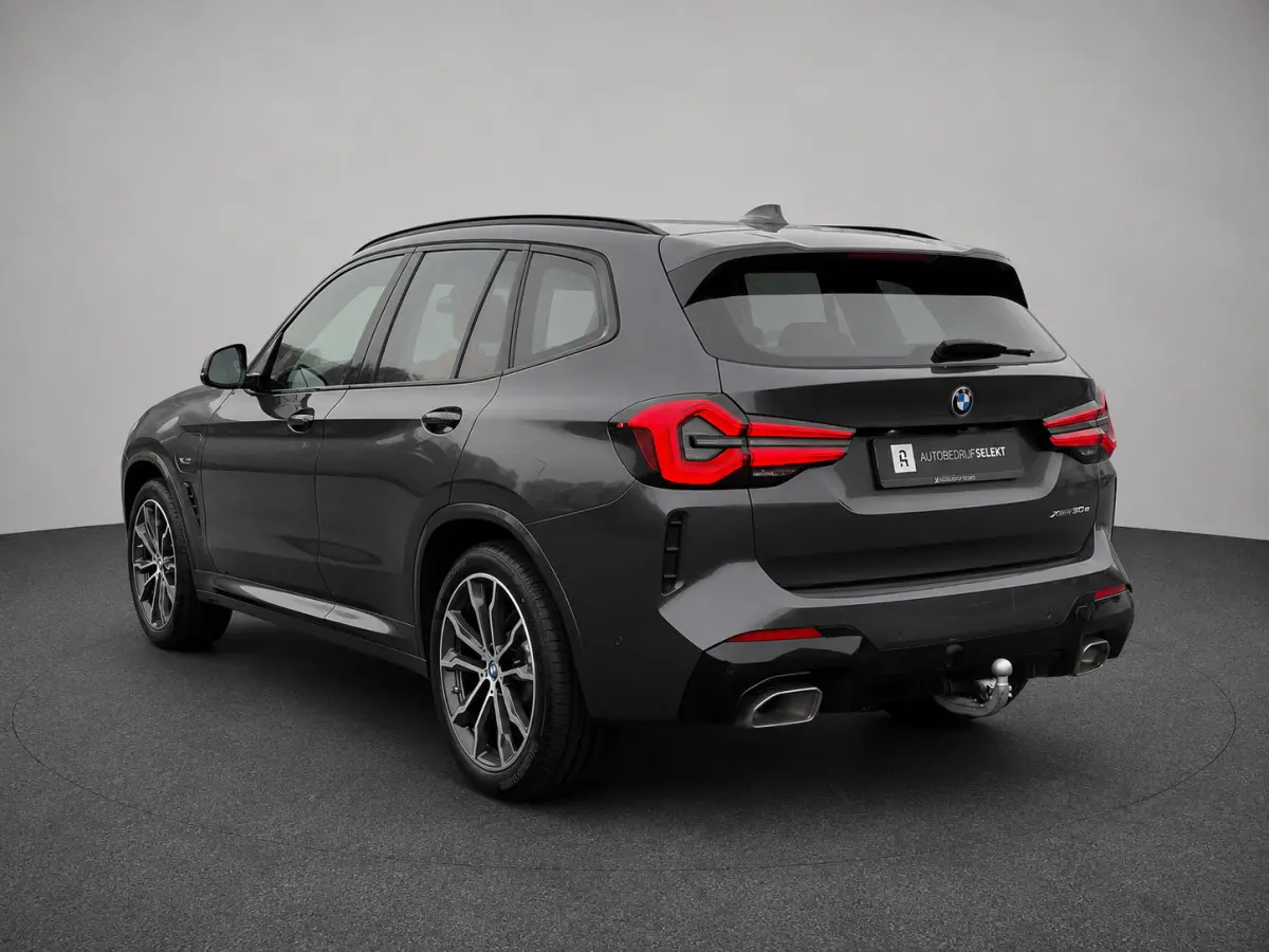 XDrive30e M-Sport | Pano | Elektrische stoelen | Trekhaak | Sfeerverlichting | Keyless | Carplay | Dealer onderhouden