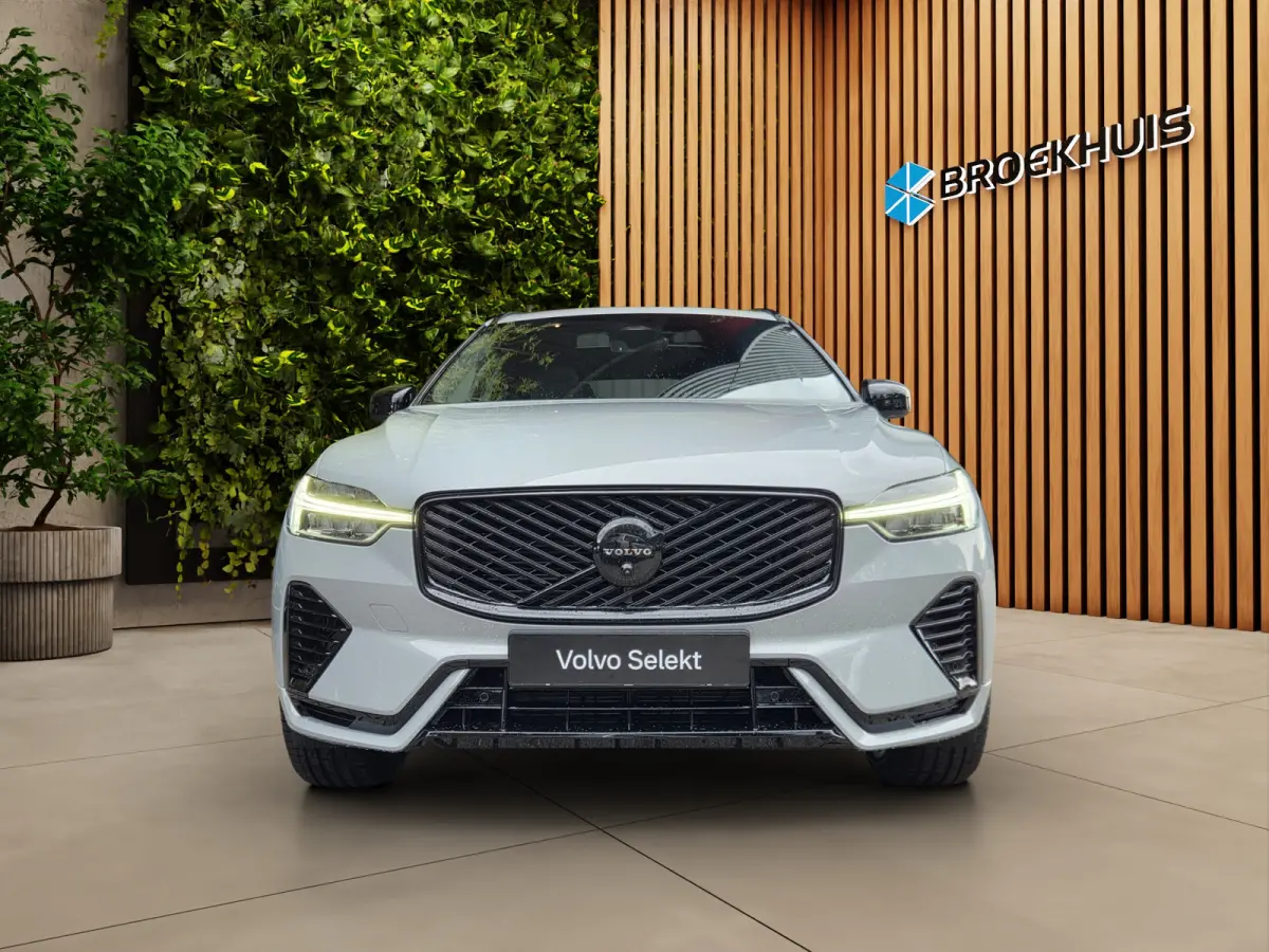 2.0 T6 AWD Recharge Black Edition | Panoramadak | Harman/Kardon | Memory | Head-up | 360 Camera