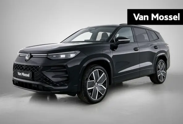 1.5 eHybrid R-Line Edition | 204pk | Trekhaak inklapbaar | Panoramaschuif-kanteldak | Black Style Pakket | adaptieve cruise control | climatronic (automatische airco) |