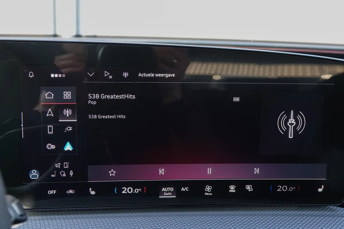 e-hybrid 367Pk | Quattro | Luchtvering | S-Line | MMI Bijrijdersdisplay | Tech Plus | 360° Camera | Trekhaak | 22'' | Daytona Grey