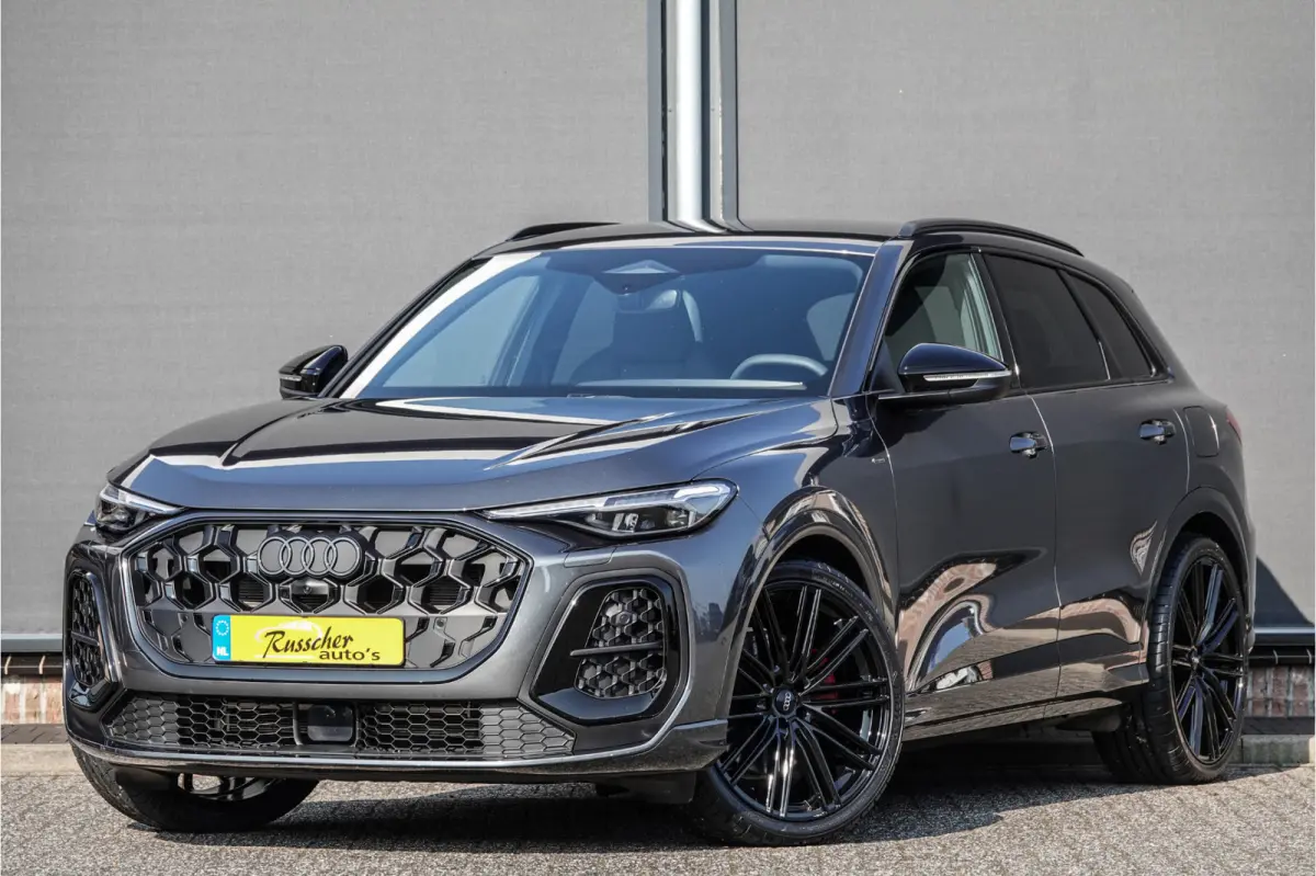 e-hybrid 367Pk | Quattro | Luchtvering | S-Line | MMI Bijrijdersdisplay | Tech Plus | 360° Camera | Trekhaak | 22'' | Daytona Grey