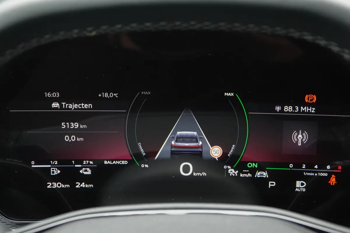 e-hybrid 367Pk | S-Line | MMI Bijrijdersdisplay | Tech Plus | 360° Camera | Trekhaak | 21'' | Tambora Grey | Quattro