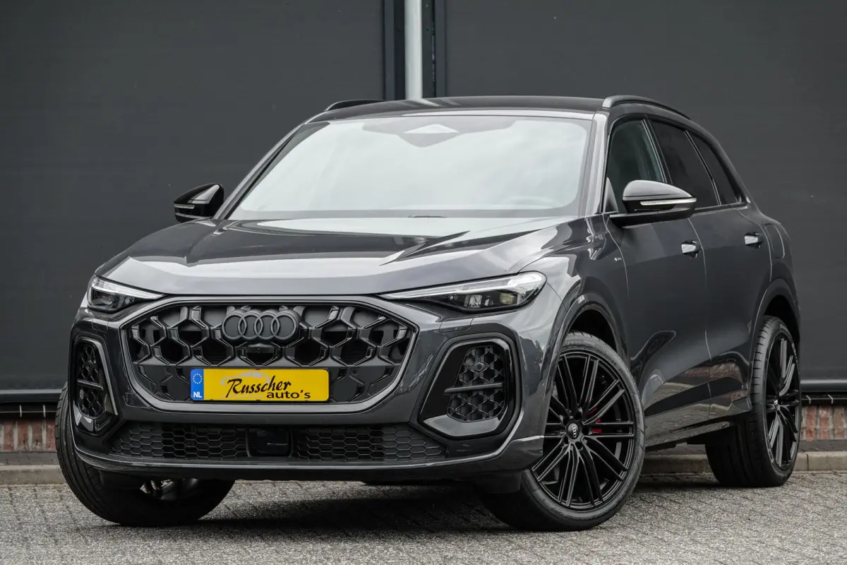 e-hybrid 367Pk | S-Line | MMI Bijrijdersdisplay | Tech Plus | 360° Camera | Trekhaak | 21'' | Tambora Grey | Quattro