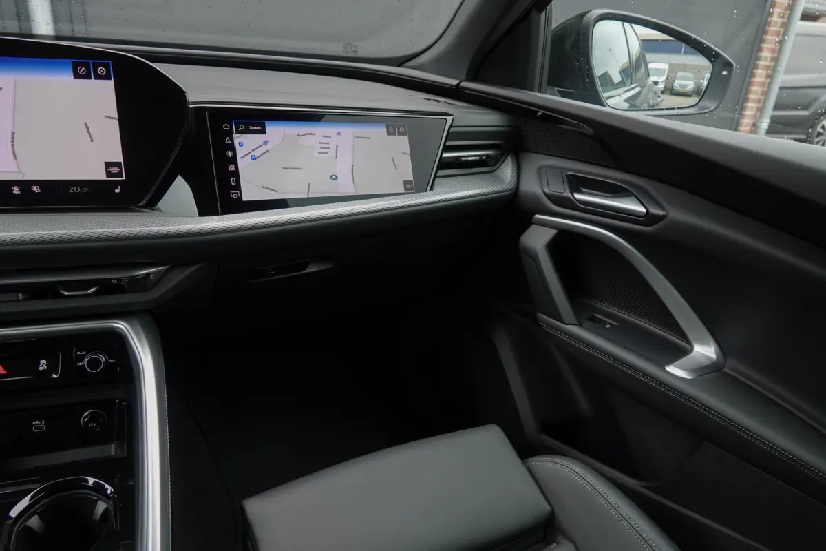 e-hybrid 367Pk | S-Line | MMI Bijrijdersdisplay | Tech Plus | 360° Camera | Trekhaak | 21'' | Tambora Grey | Quattro