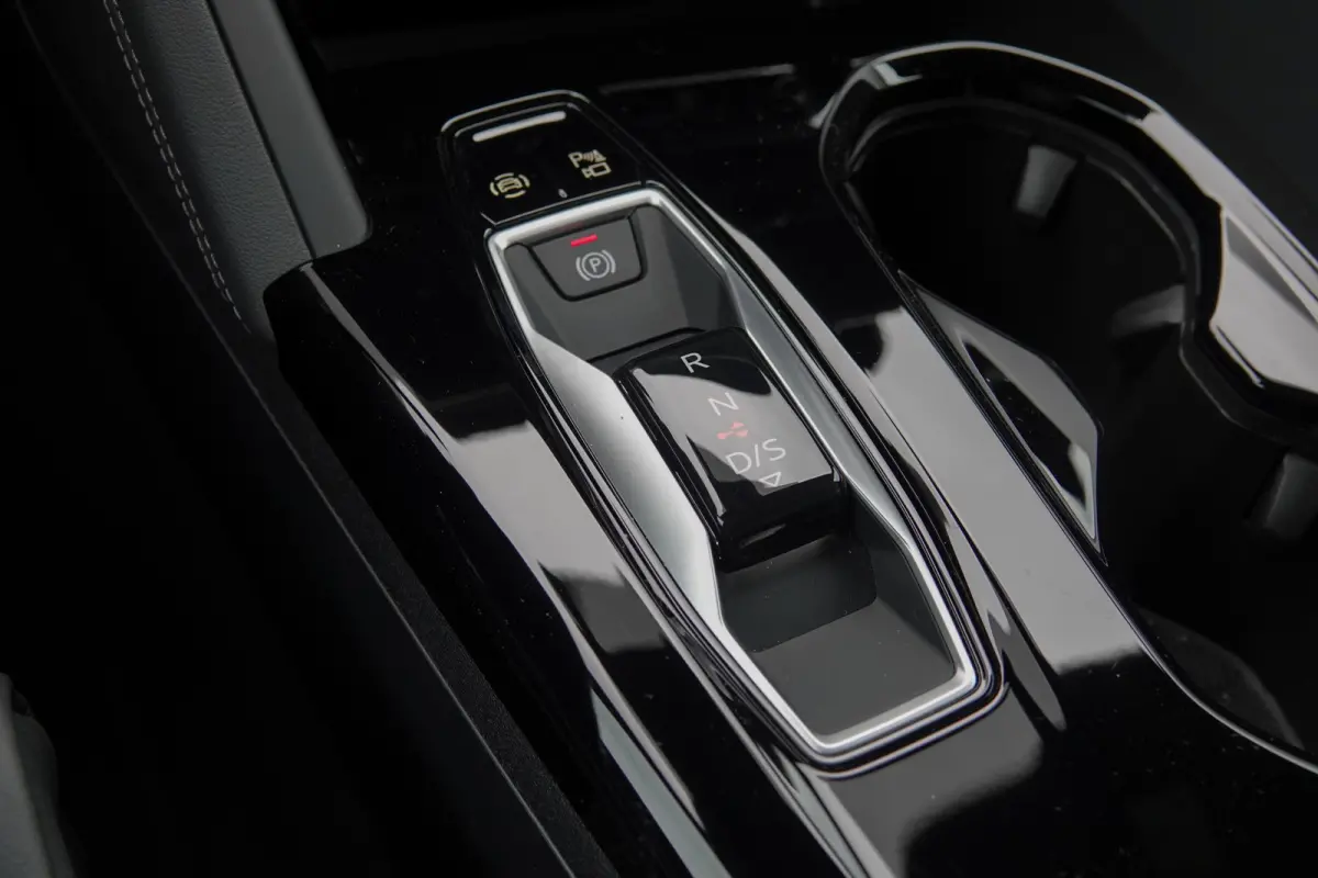 e-hybrid 367Pk | S-Line | MMI Bijrijdersdisplay | Tech Plus | 360° Camera | Trekhaak | 21'' | Tambora Grey | Quattro
