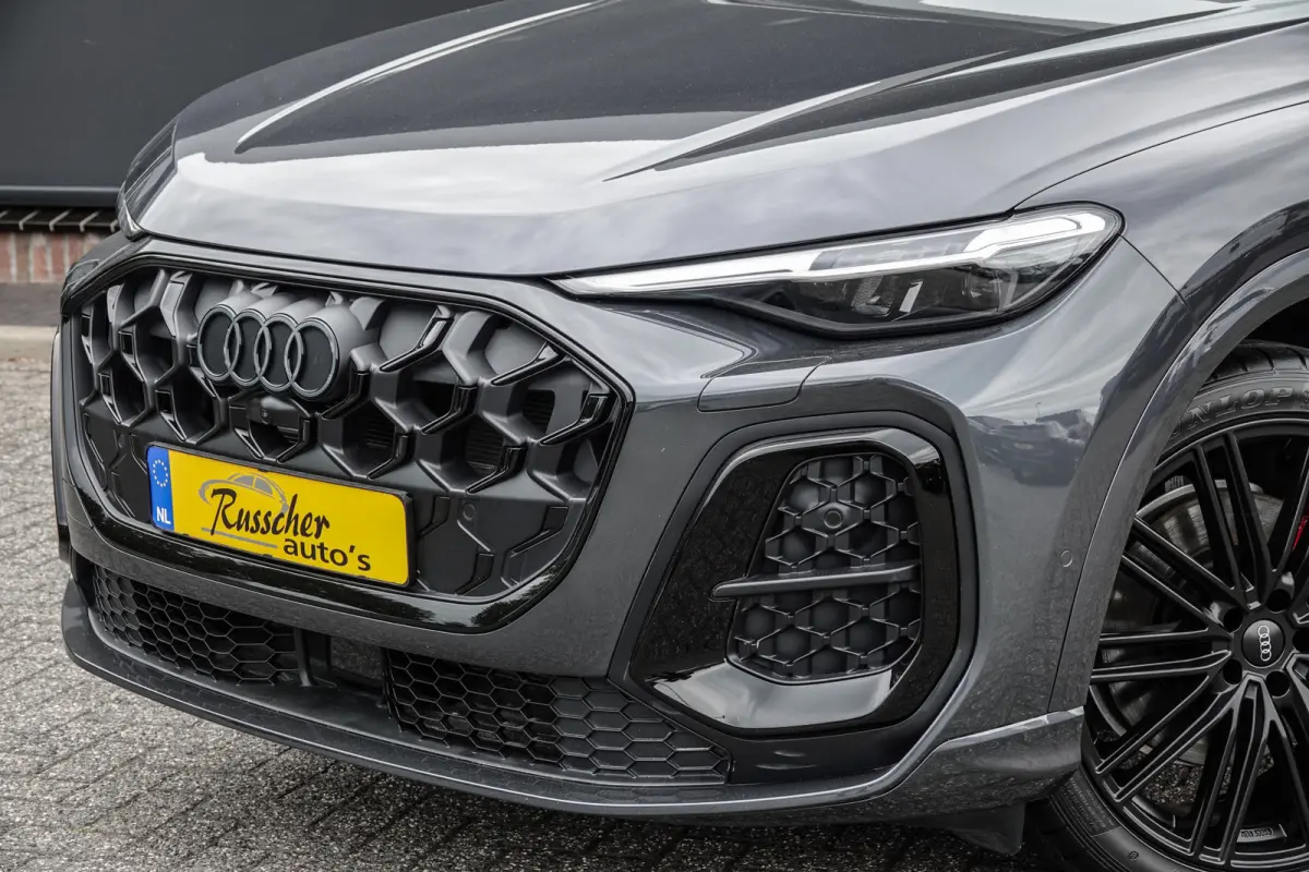 e-hybrid 367Pk | S-Line | MMI Bijrijdersdisplay | Tech Plus | 360° Camera | Trekhaak | 21'' | Tambora Grey | Quattro