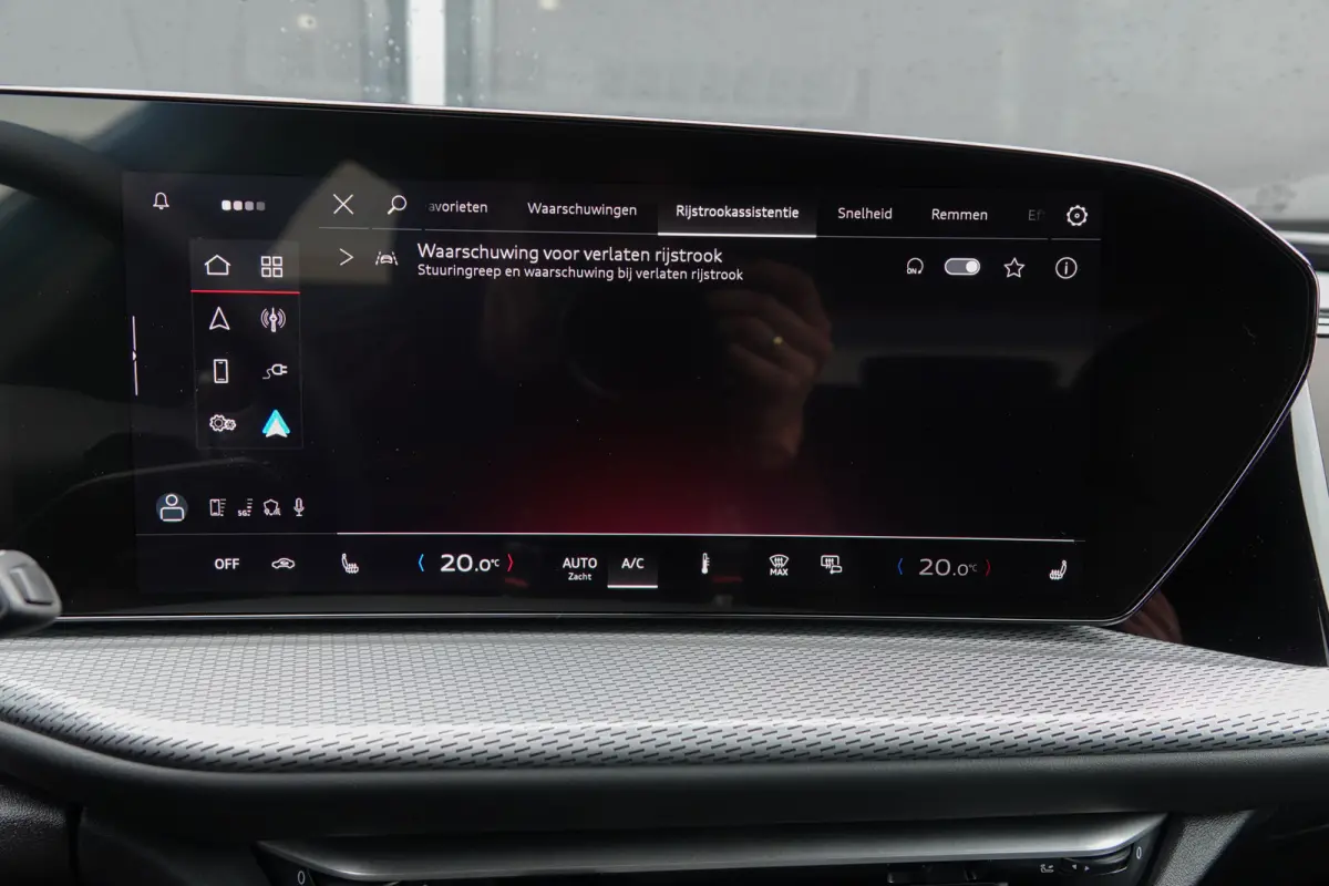 e-hybrid 367Pk | S-Line | MMI Bijrijdersdisplay | Tech Plus | 360° Camera | Trekhaak | 21'' | Tambora Grey | Quattro