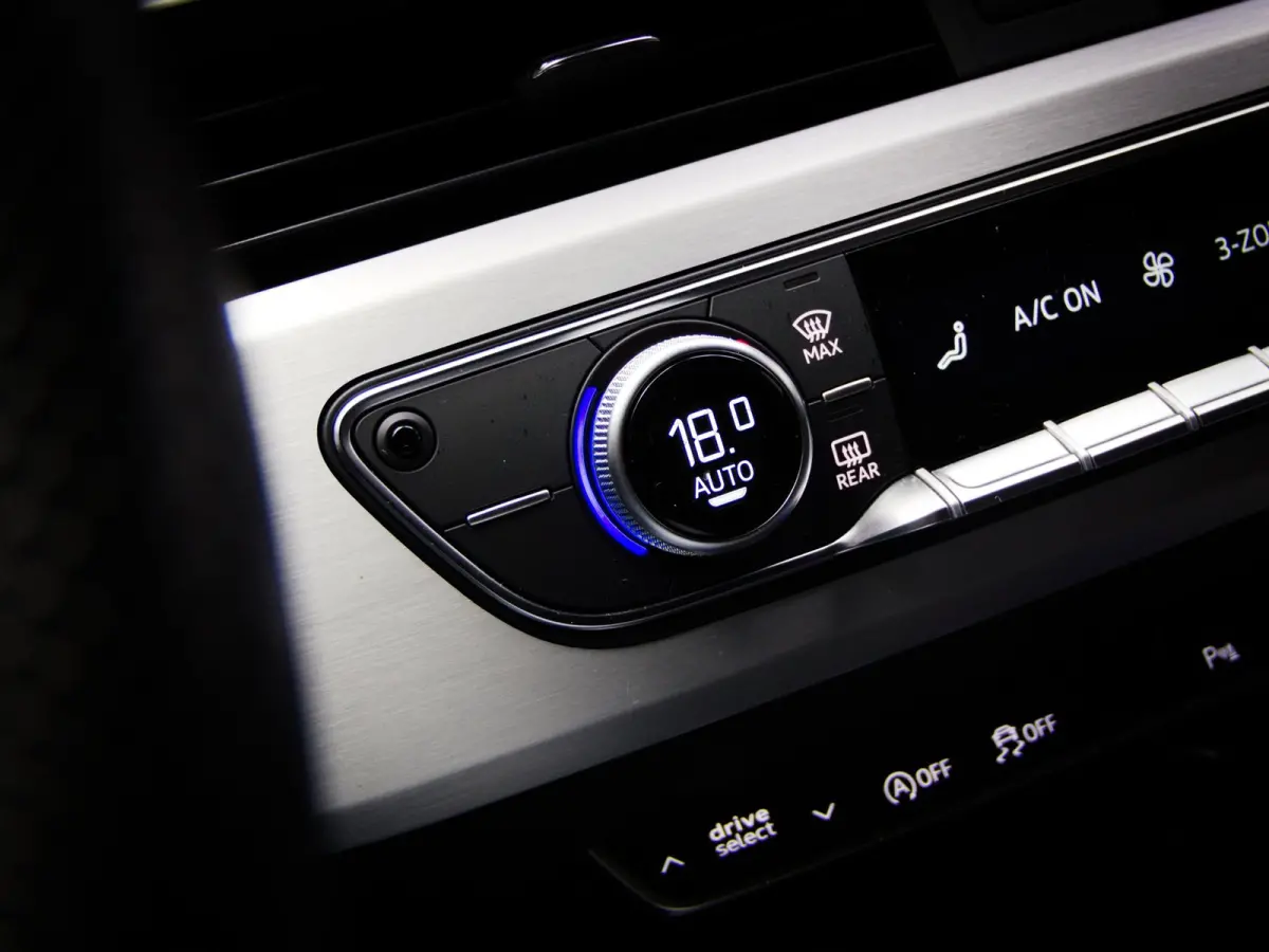 35 TFSI Competition S-Line Edition (SFEERVERLICHTING, BANG&OLUFSEN, APPLE CARPLAY, AFGEVLAKT STUUR, CRUISE, NAVI)