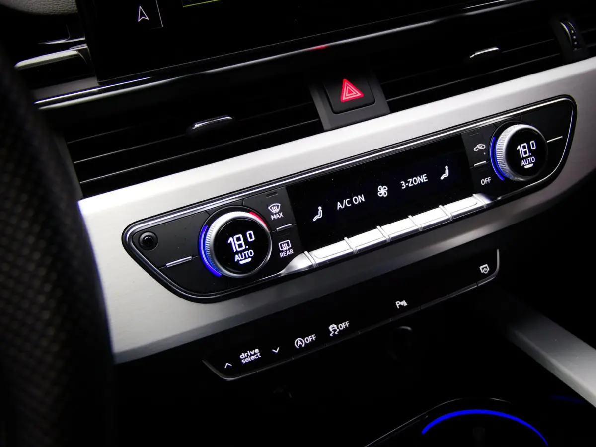 35 TFSI Competition S-Line Edition (SFEERVERLICHTING, BANG&OLUFSEN, APPLE CARPLAY, AFGEVLAKT STUUR, CRUISE, NAVI)