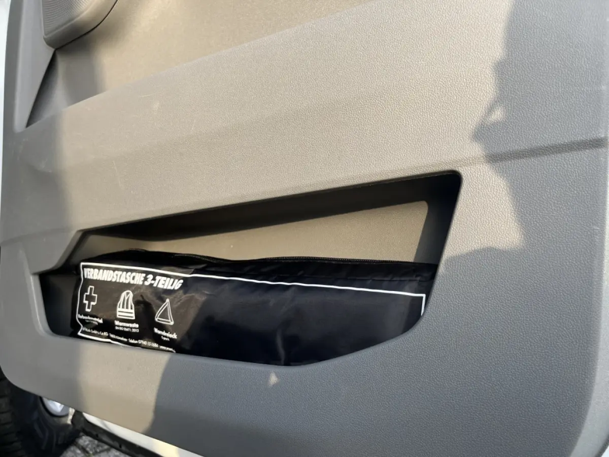 300 2.0 TDCI L2H1 Trend 136pk/100kW 6-bak | Vol leder | 12'' Sync4 Apple CP, Android Auto | Camera | Laadruimtebescherming | Cruise | etc. etc. DEMO