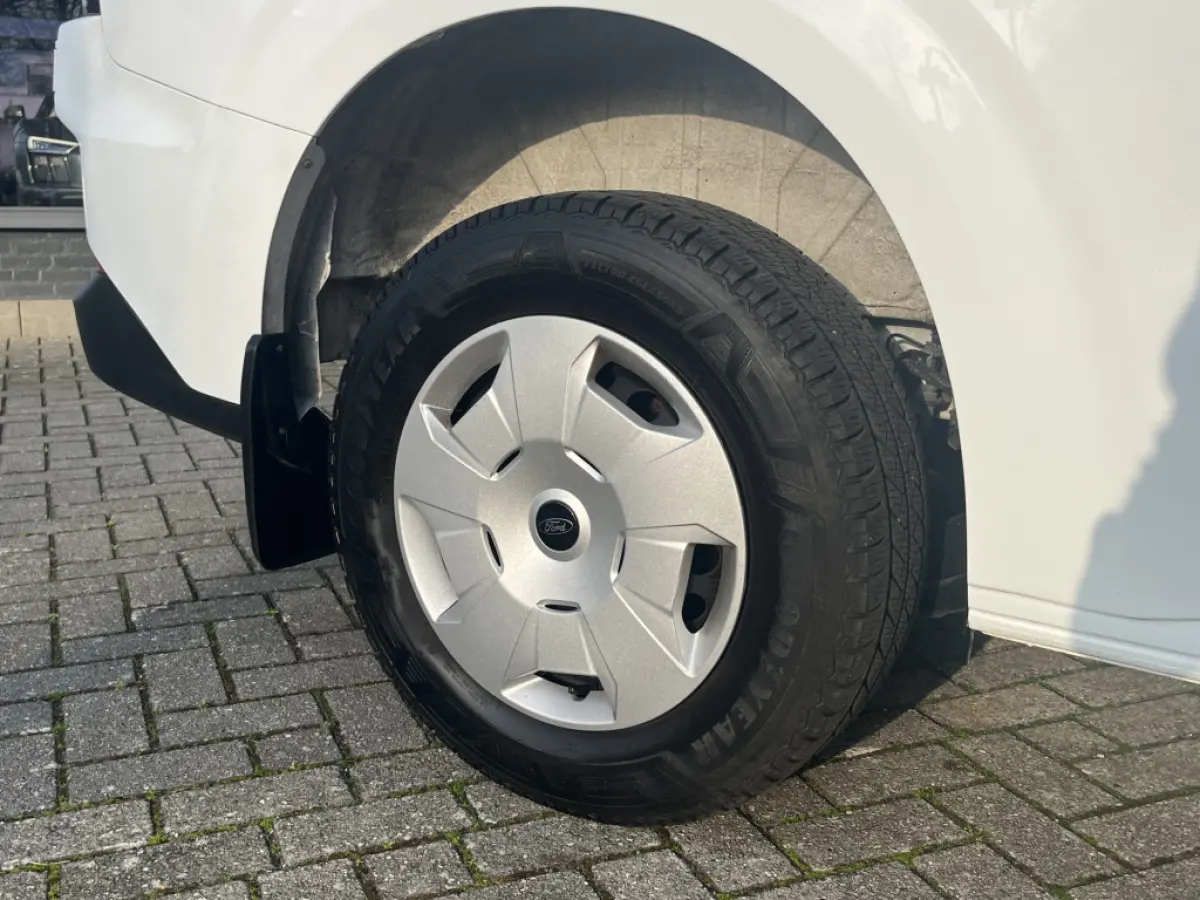 300 2.0 TDCI L2H1 Trend 136pk/100kW 6-bak | Vol leder | 12'' Sync4 Apple CP, Android Auto | Camera | Laadruimtebescherming | Cruise | etc. etc. DEMO