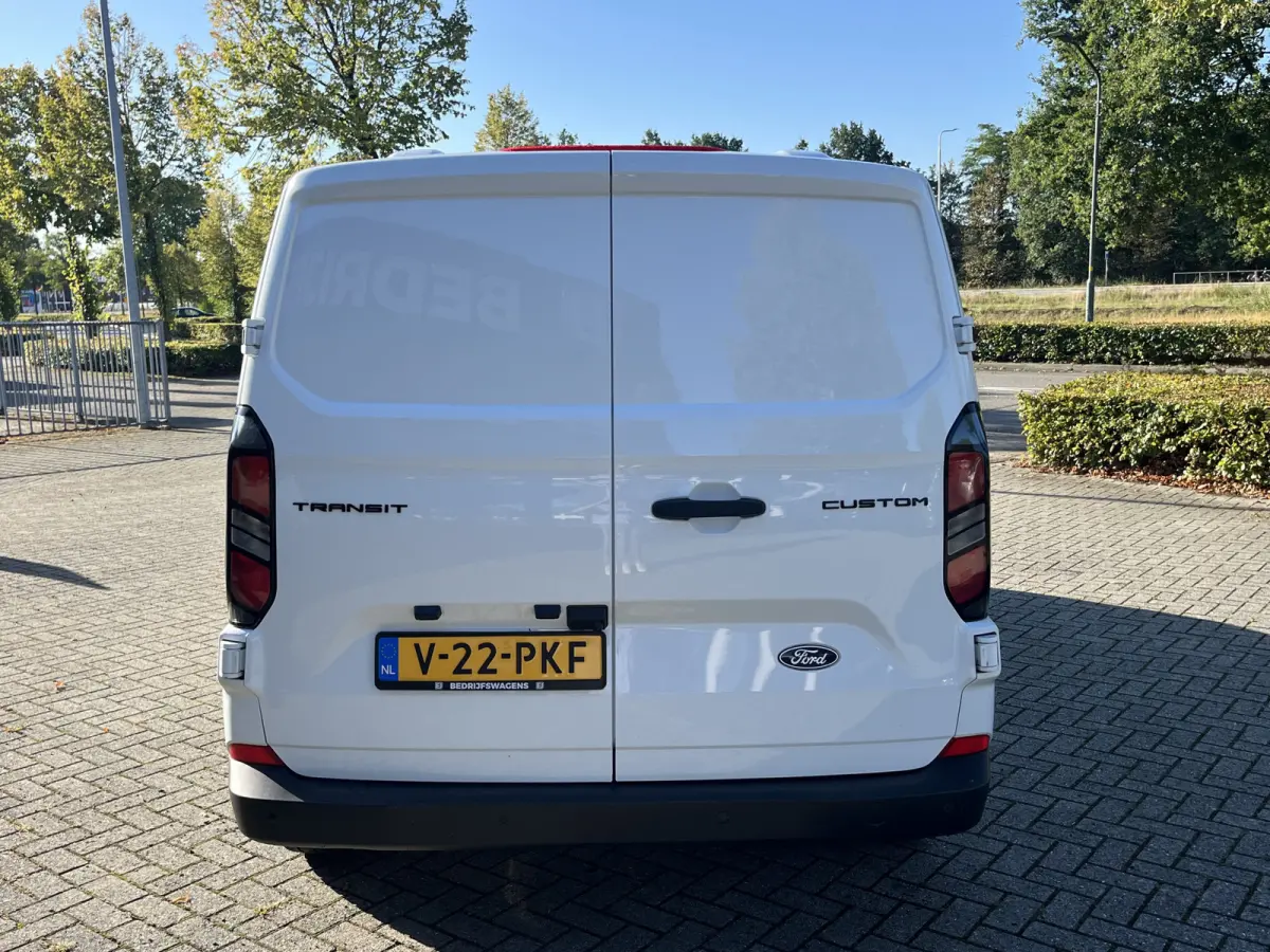 300 2.0 TDCI L2H1 Trend 136pk/100kW 6-bak | Vol leder | 12'' Sync4 Apple CP, Android Auto | Camera | Laadruimtebescherming | Cruise | etc. etc. DEMO