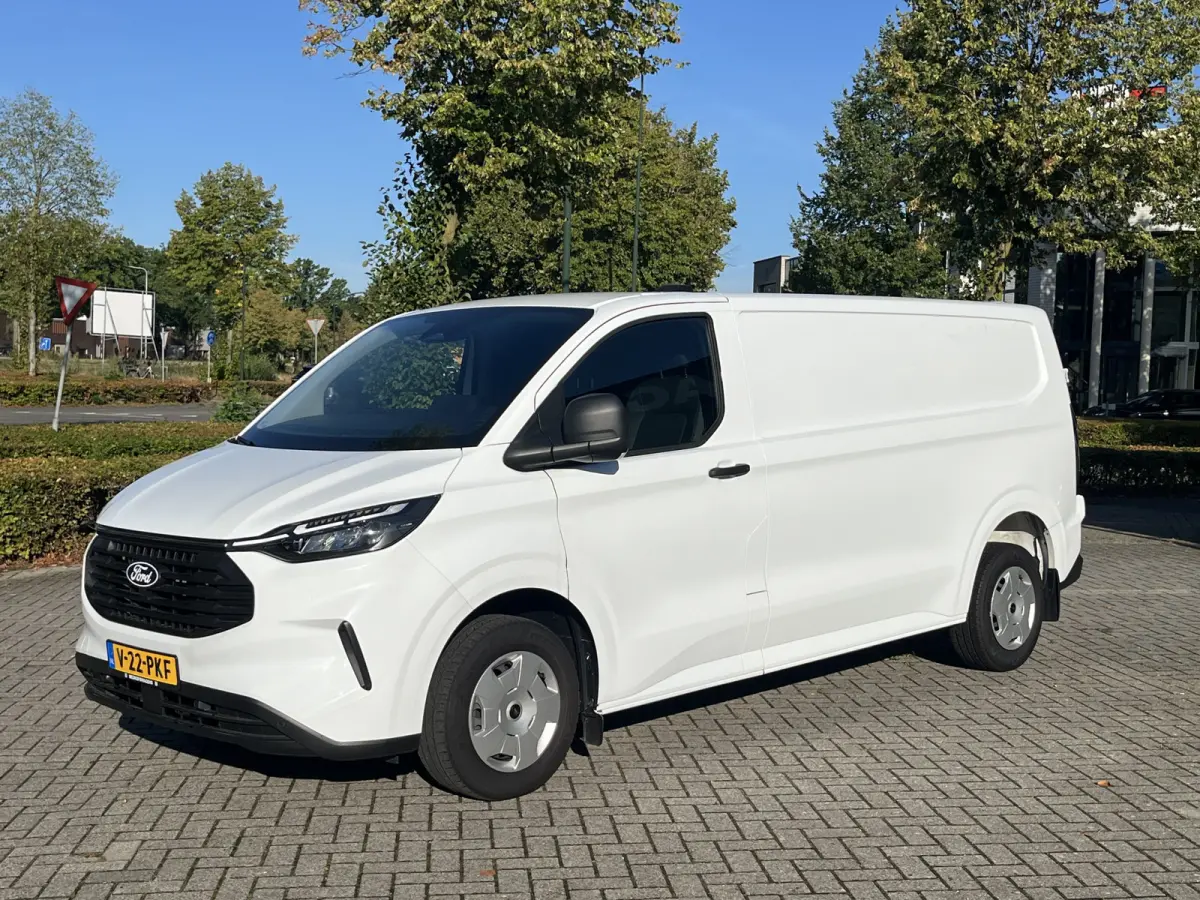 300 2.0 TDCI L2H1 Trend 136pk/100kW 6-bak | Vol leder | 12'' Sync4 Apple CP, Android Auto | Camera | Laadruimtebescherming | Cruise | etc. etc. DEMO