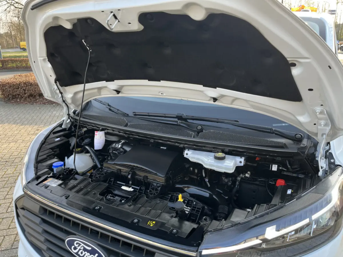 300 2.0 TDCI L2H1 Trend 136pk/100kW 6-bak | Vol leder | 12'' Sync4 Apple CP, Android Auto | Camera | Laadruimtebescherming | Cruise | etc. etc. DEMO