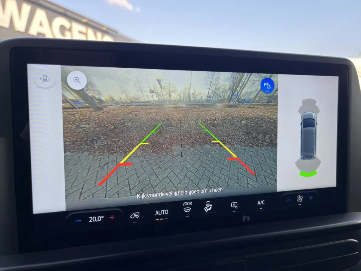 300 2.0 TDCI L2H1 Trend 136pk/100kW 6-bak | Vol leder | 12'' Sync4 Apple CP, Android Auto | Camera | Laadruimtebescherming | Cruise | etc. etc. DEMO