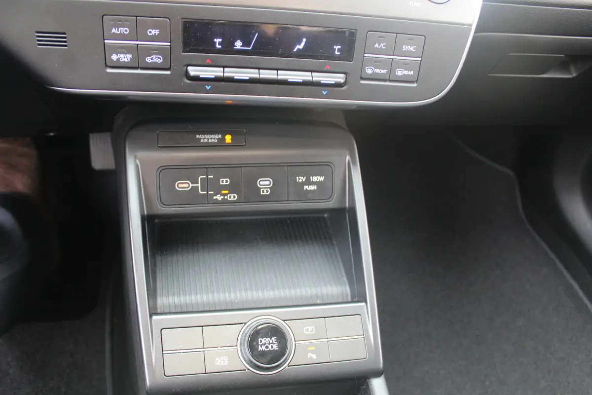 1.6 GDI HEV Comfort Keyless entry Airco l Cruise control l Navigatie l AppleCarPlay/AndroidAuto l Parkeer camera