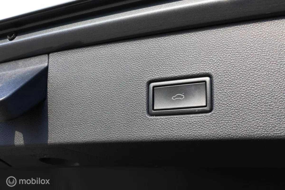 1.5 TSI DSG I R-Line I Camera | ACC | LED