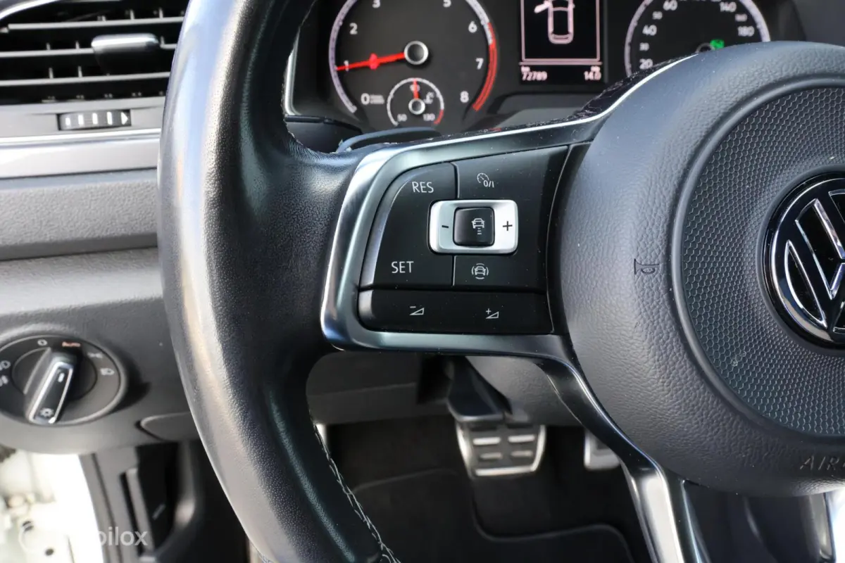1.5 TSI DSG R-Line I Camera I ACC |19 Inch
