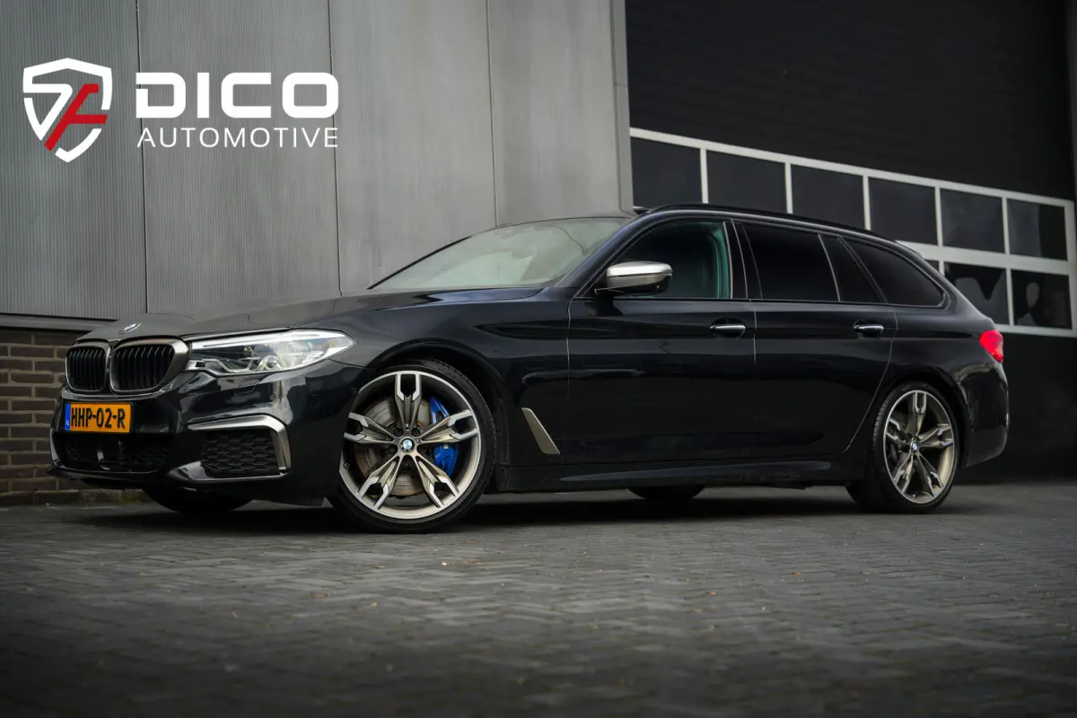 M550d 400pk xDrive High Executive M-Sportpakket /BTW-Auto/ Led-Koplamp/ Leder/ Sport-Stoelen/ Stoel.Verw/ Head-Up/ Keyless/ Harman&Kardon/ 360-Camera/ 20'' LMV